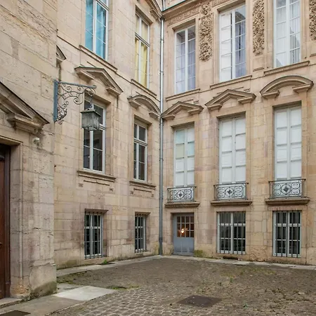 Les Voutes De Bressey, Luxe Et Calme En Hypercentre *