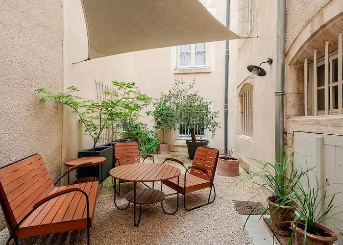 Les Voutes De Bressey, Luxe Et Calme En Hypercentre