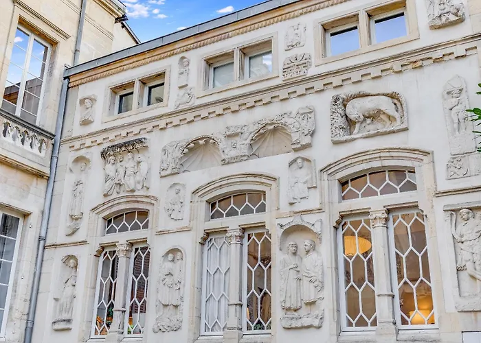 Les Voutes De Bressey, Luxe Et Calme En Hypercentre