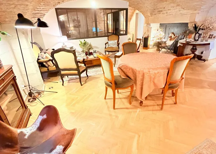 Apartment Les Voutes De Bressey, Luxe Et Calme En Hypercentre *