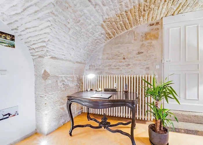 Appartamento Les Voutes De Bressey, Luxe Et Calme En Hypercentre Digione