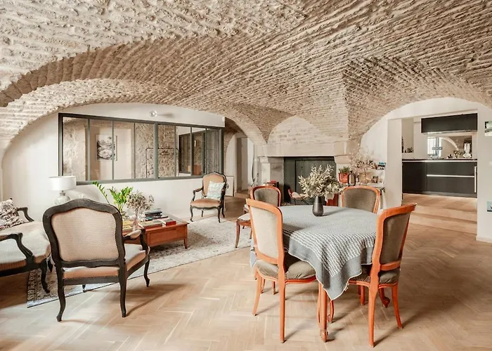 Les Voutes De Bressey, Luxe Et Calme En Hypercentre