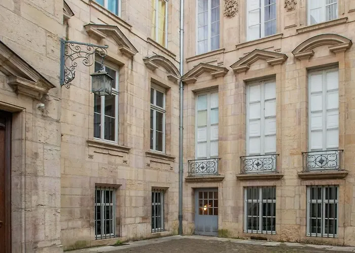 Les Voutes De Bressey, Luxe Et Calme En Hypercentre *